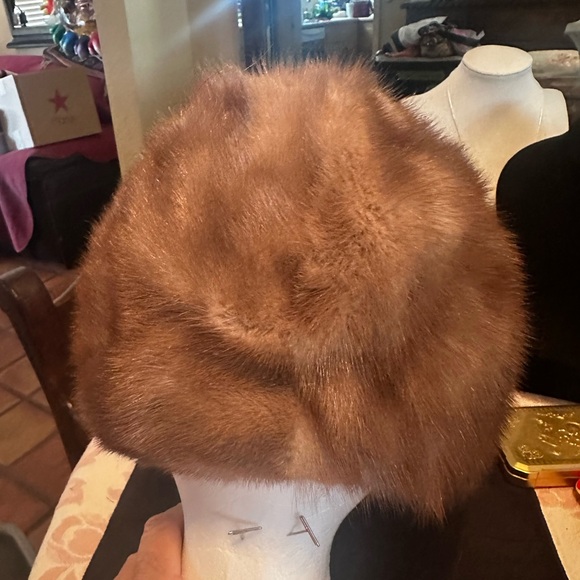 Women’s Medium Mink Hat